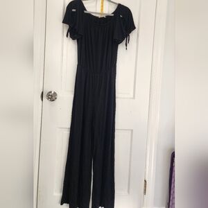 Chic Black Off-Shoulder Jumpsuit